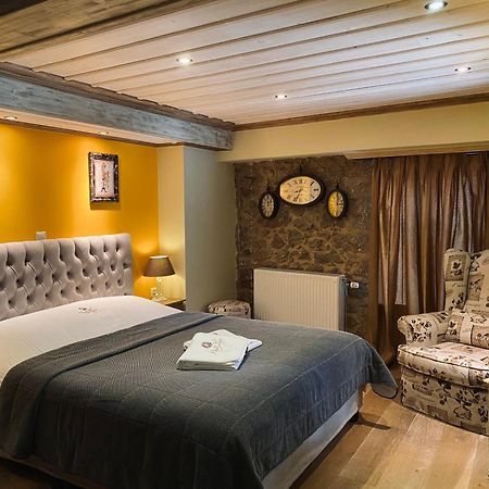 Alexandros Guesthouse Arachova Eksteriør billede
