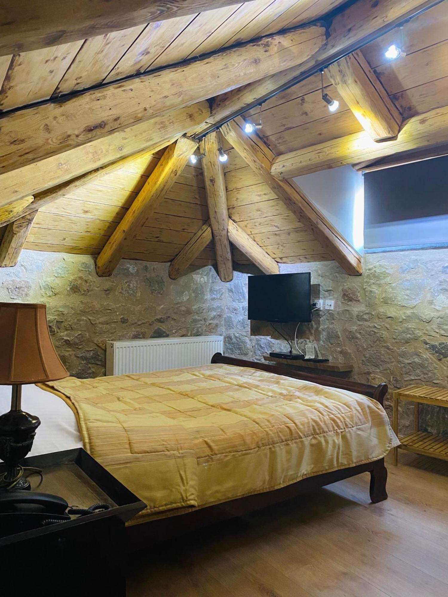 Alexandros Guesthouse Arachova Eksteriør billede