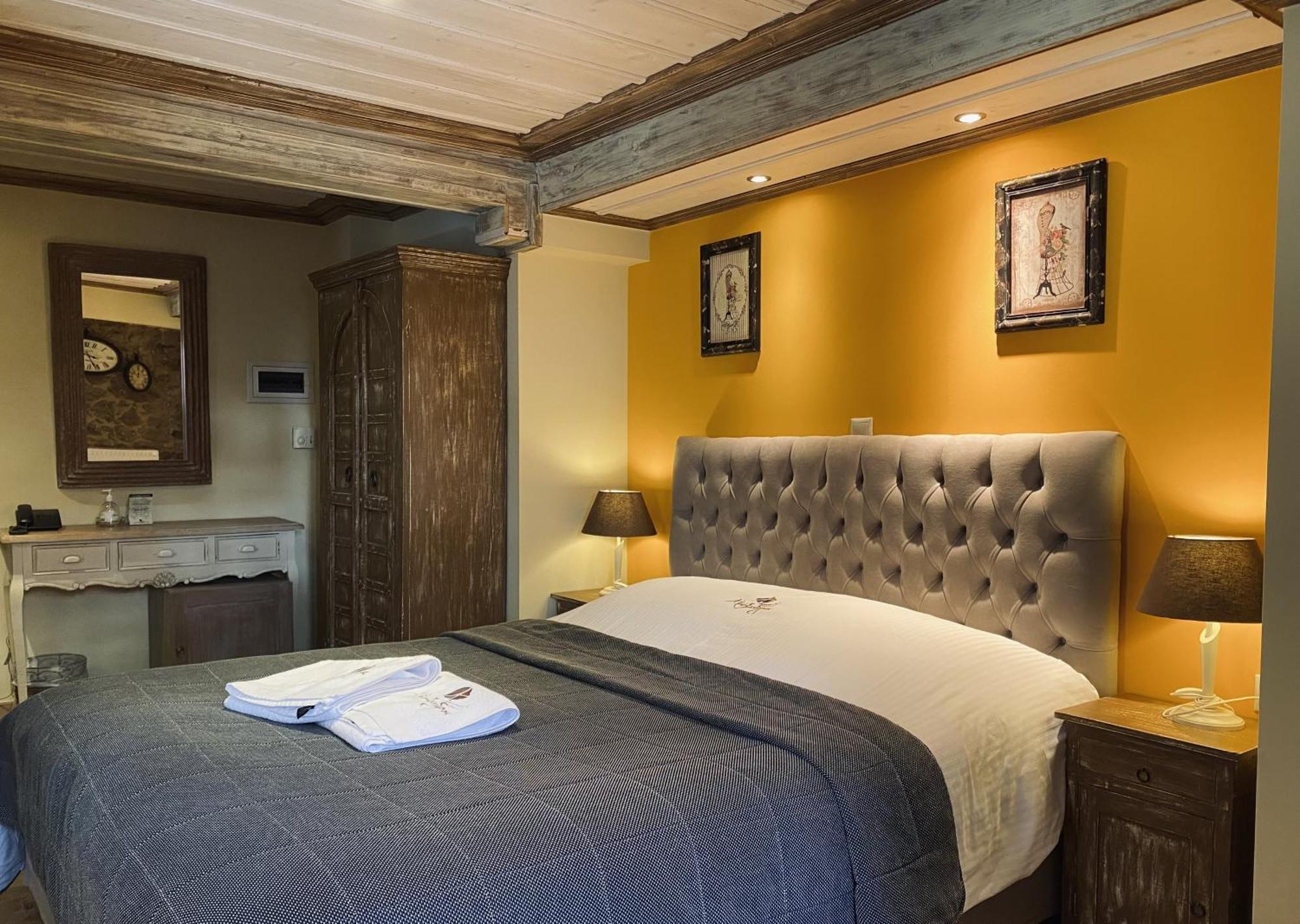 Alexandros Guesthouse Arachova Eksteriør billede