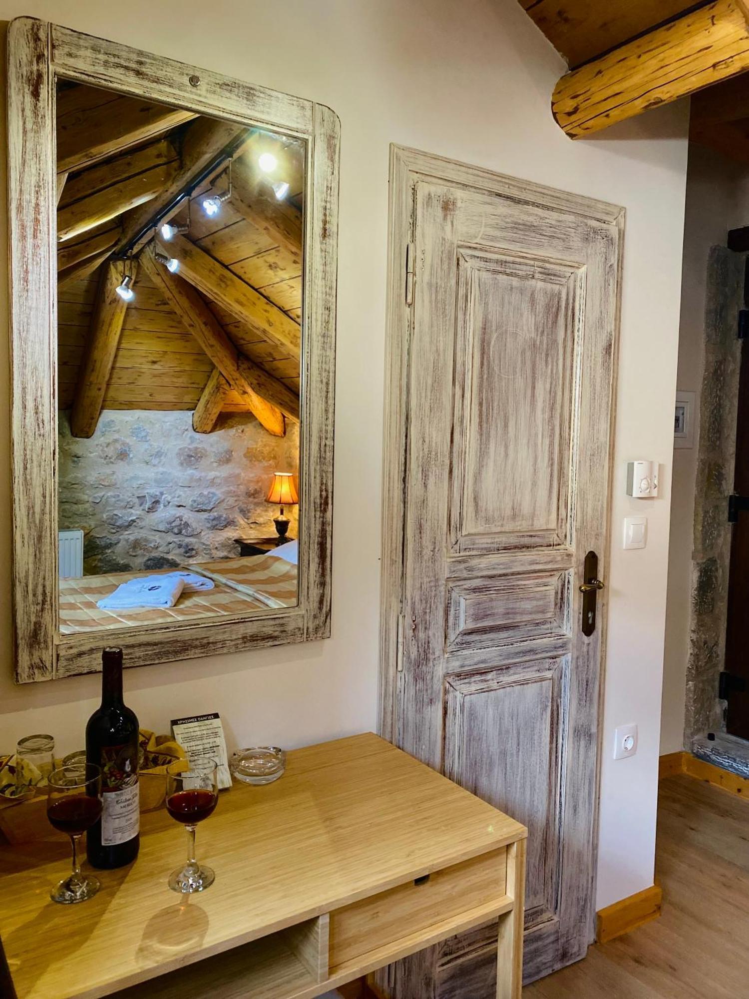 Alexandros Guesthouse Arachova Eksteriør billede
