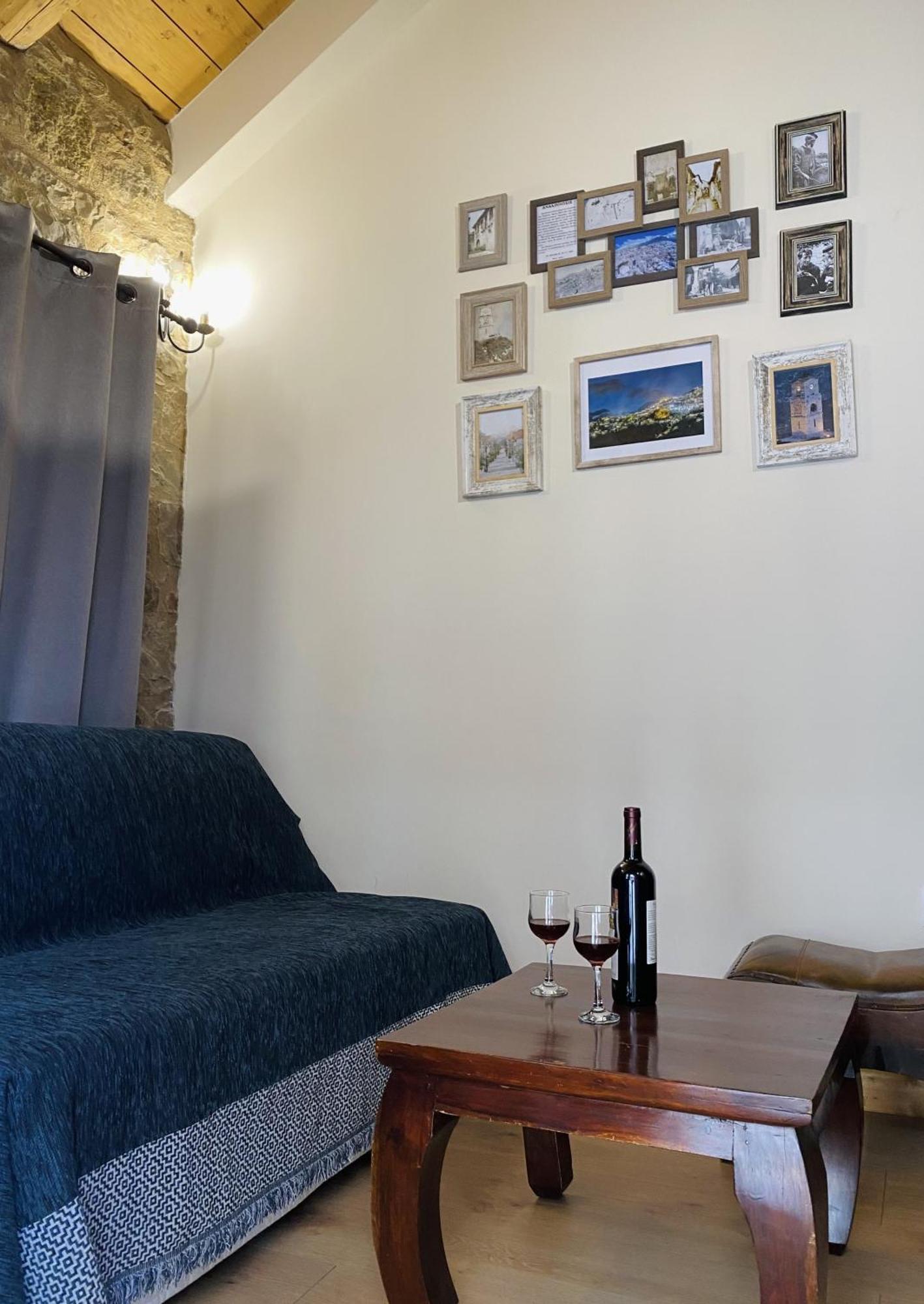 Alexandros Guesthouse Arachova Eksteriør billede