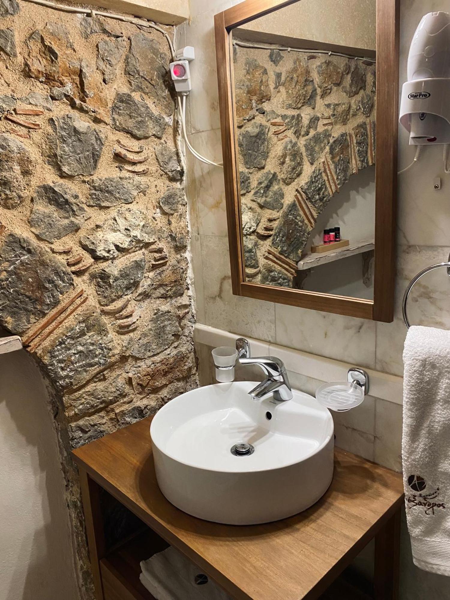 Alexandros Guesthouse Arachova Eksteriør billede