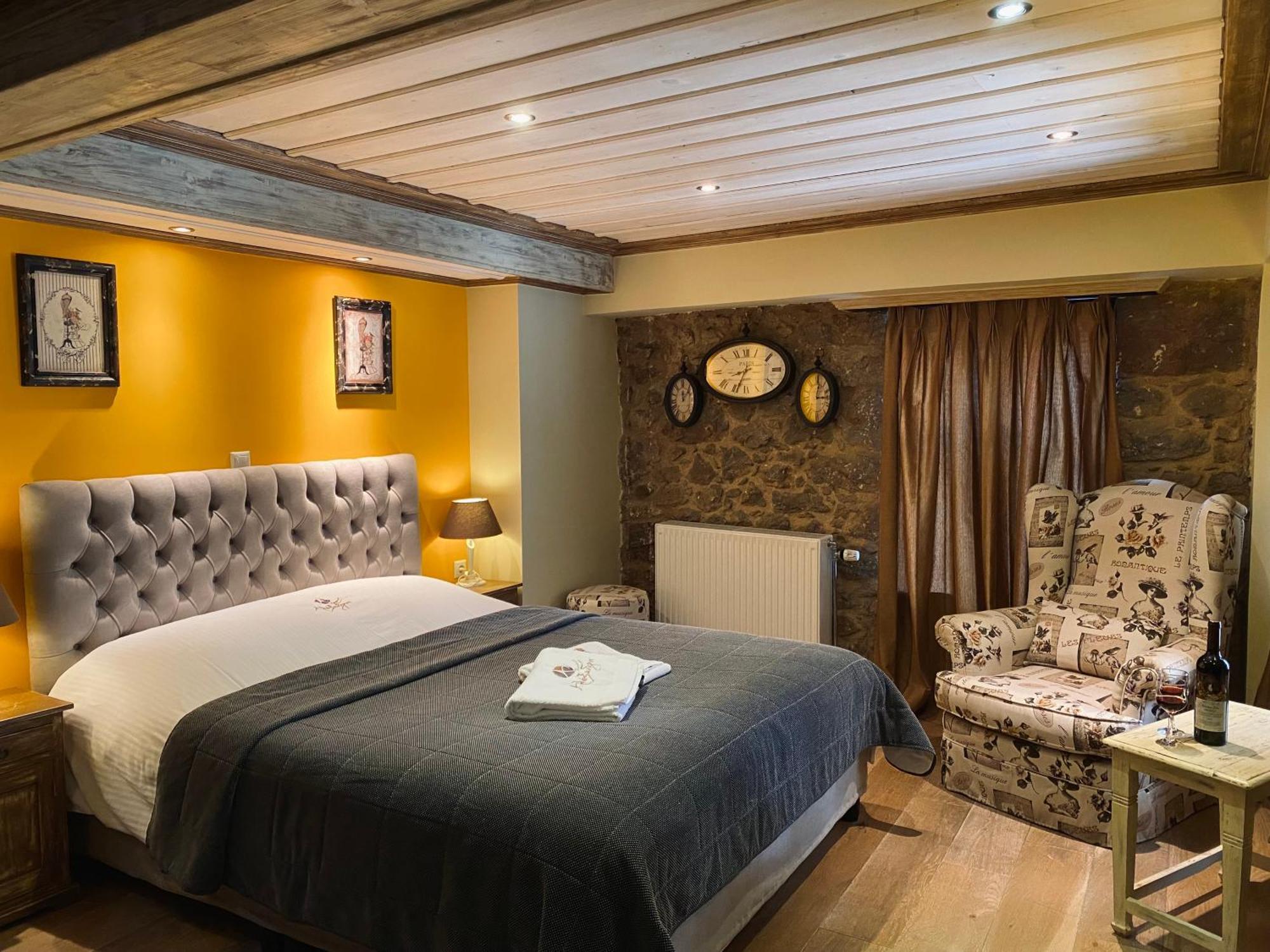 Alexandros Guesthouse Arachova Eksteriør billede