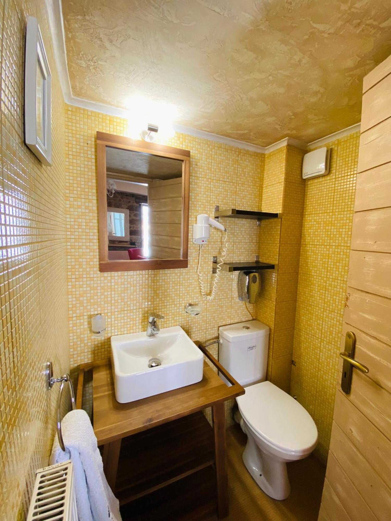 Alexandros Guesthouse Arachova Eksteriør billede