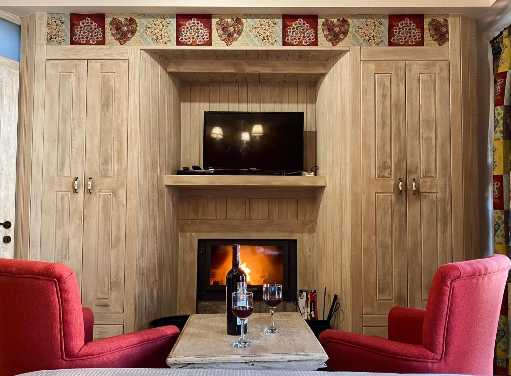 Alexandros Guesthouse Arachova Eksteriør billede